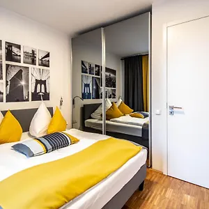 Modern With Balcony And Garage Apartament Praga